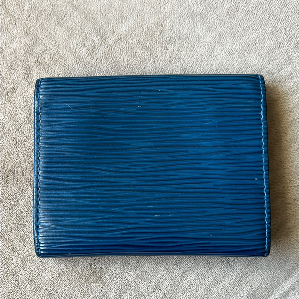 Louis Vuitton Blue Epi Women's Wallet Card Case - Picture 2 of 8